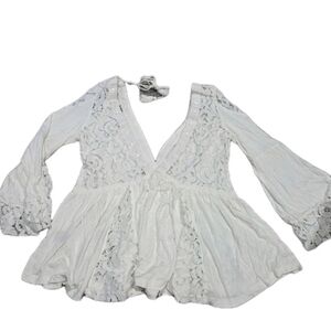 POL Womans Applique Blouse V-Neck Open Back Ivory Oversized Sz S Long Sleeve